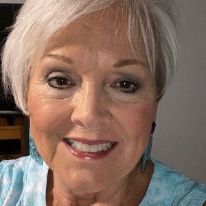 Meet your Posher, Leslie